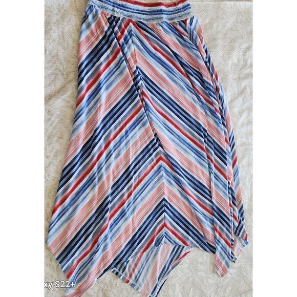 Time & Tru sharkbite hem, pretty red, white, and blue striped knit skirt - Picture 3 of 8